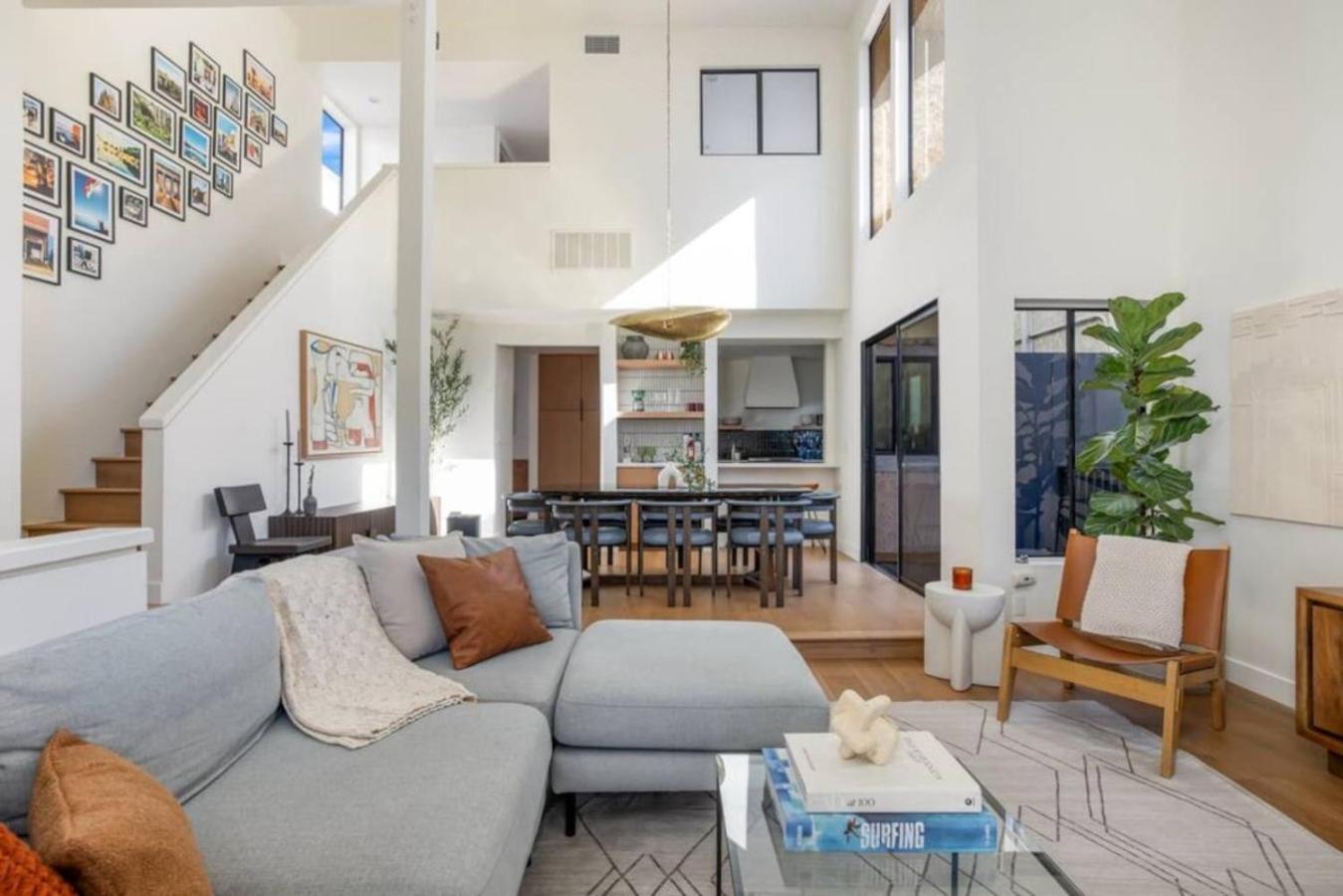 Pacific Breeze - Modern Venice *